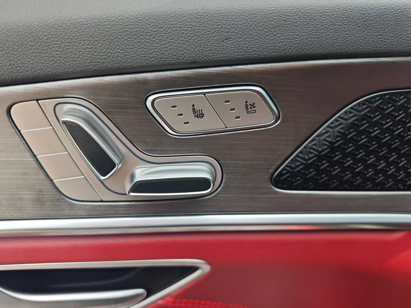 JETOUR 2024 X70 PLUS 1.5T Champion Edition MAX+ 5-Seater