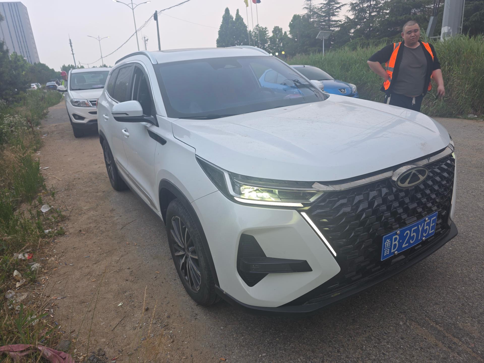 奇瑞 2024款 瑞虎8 PRO 1.6T 290T 冠军版两驱巅峰版5座