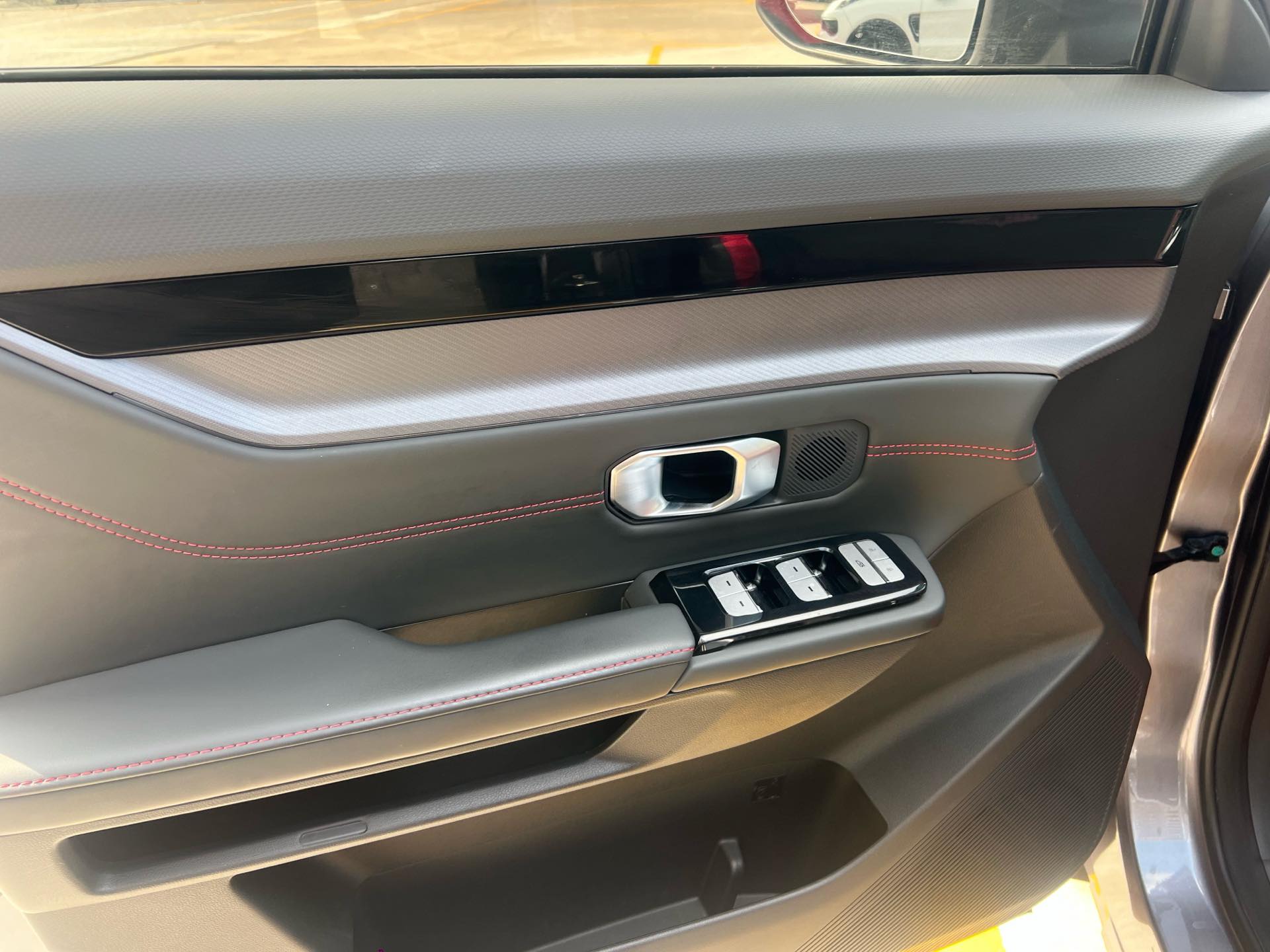 JETOUR 2026 Dasheng 1.5T Youth Luxury Edition