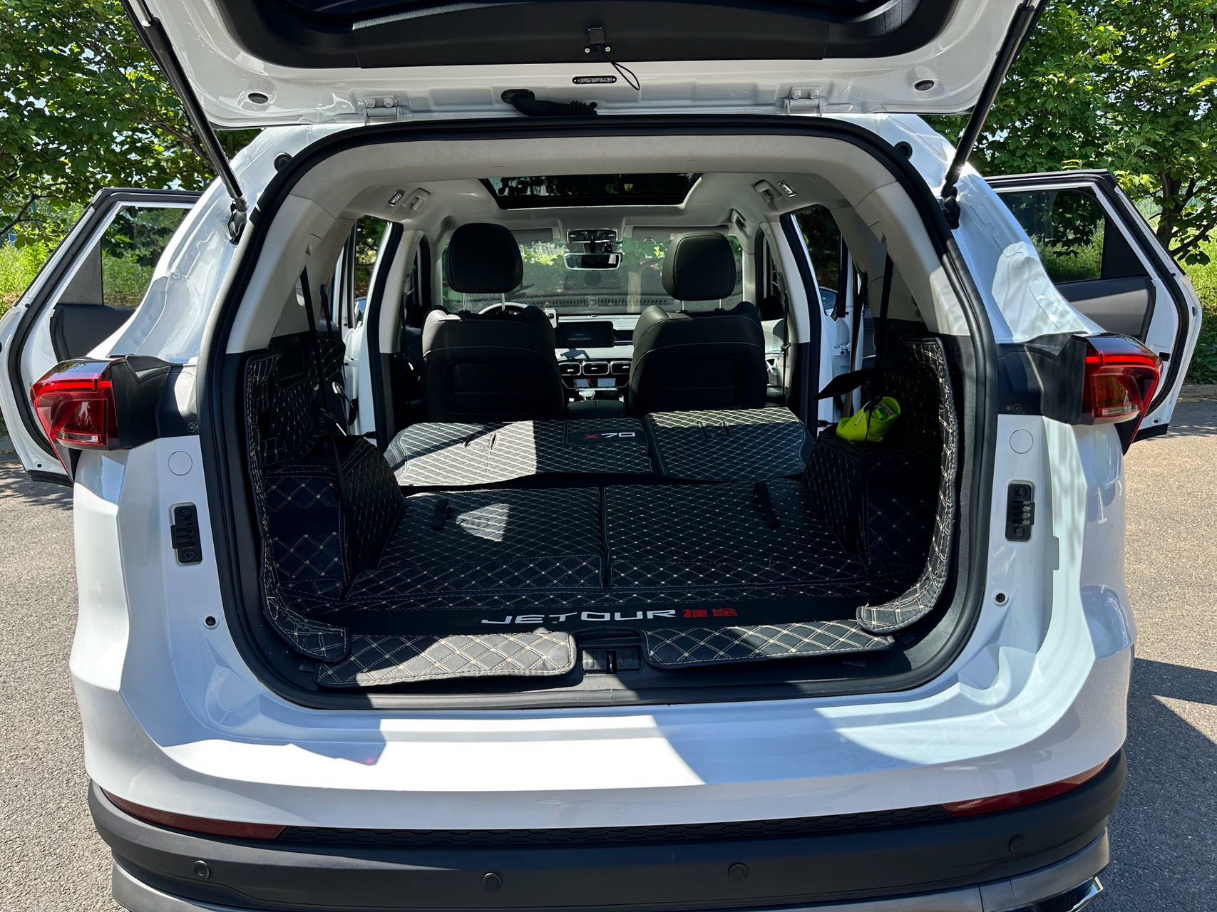 捷途 2023款 X70 PLUS 1.5T 自强PRO+7座