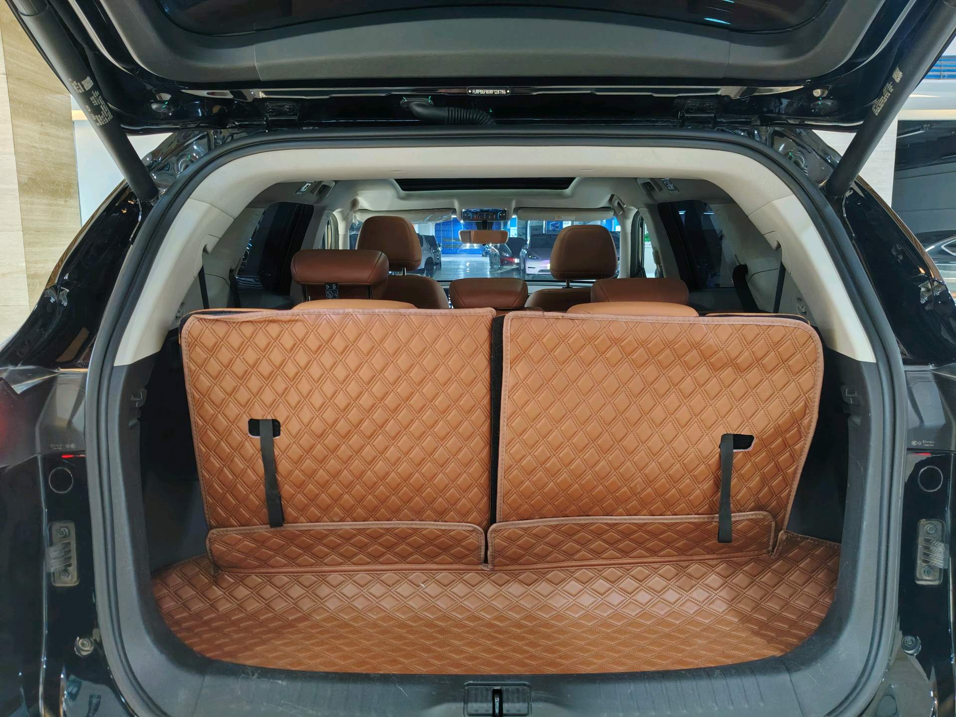 捷途 2025款 X70 PLUS 1.5T 豪华版7座