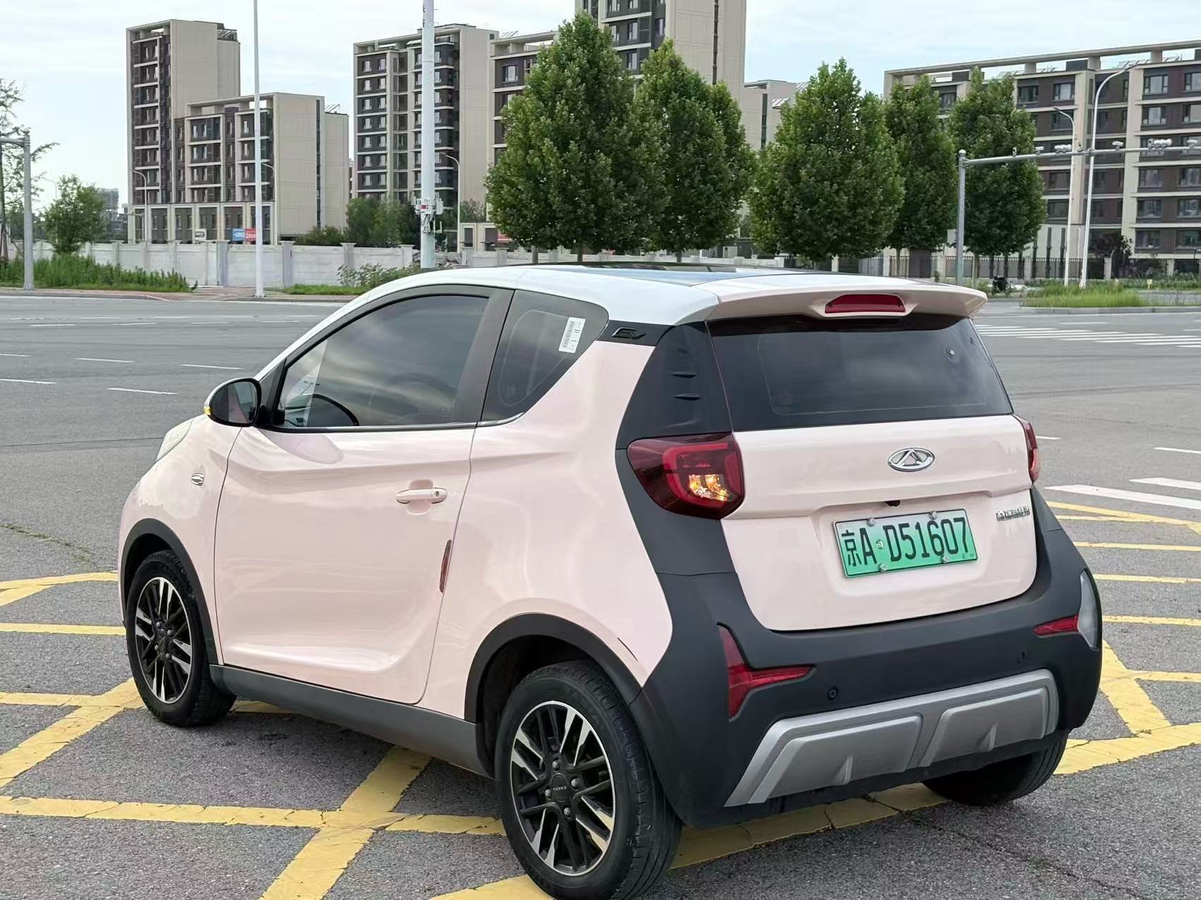 奇瑞 2022款 eQ1 甜粉款 半糖版 三元锂 30kW 301km