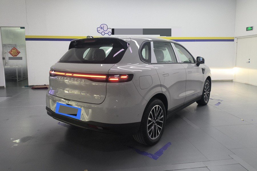 零跑 2025款 B10 600悦享智驾版