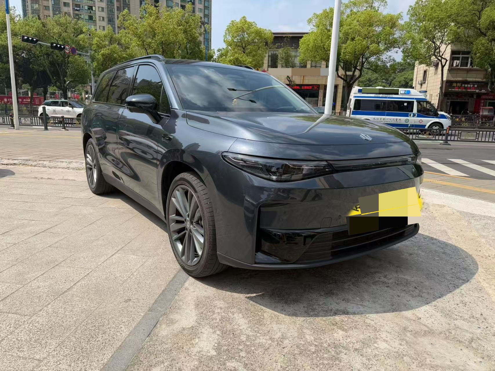 零跑 2024款 C16 200尊享版