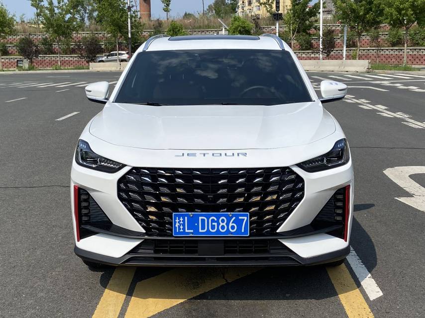 捷途 2023款 X70 PRO 1.5T 舒享型7座