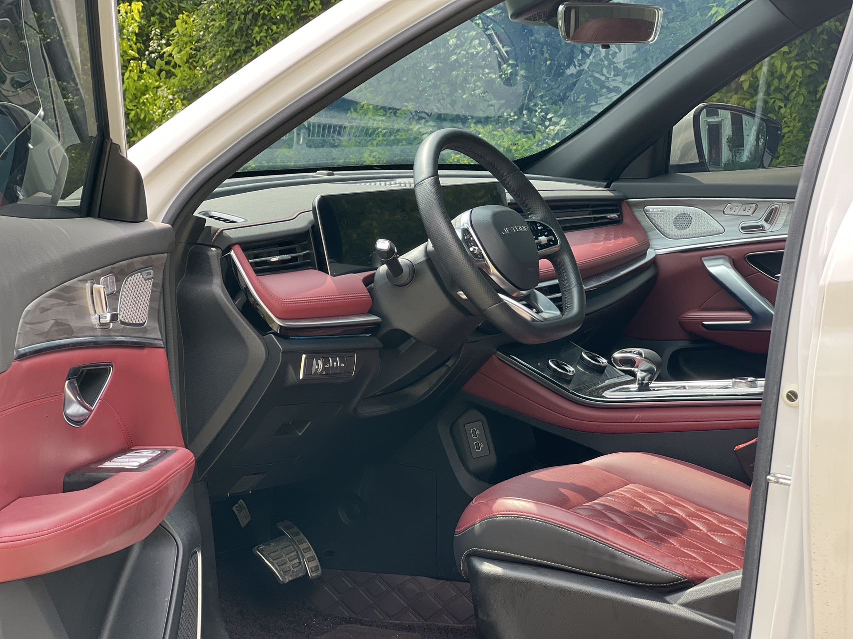 JETOUR 2023 X70 PLUS 1.6T Qiangzhe PRO 7-Seater