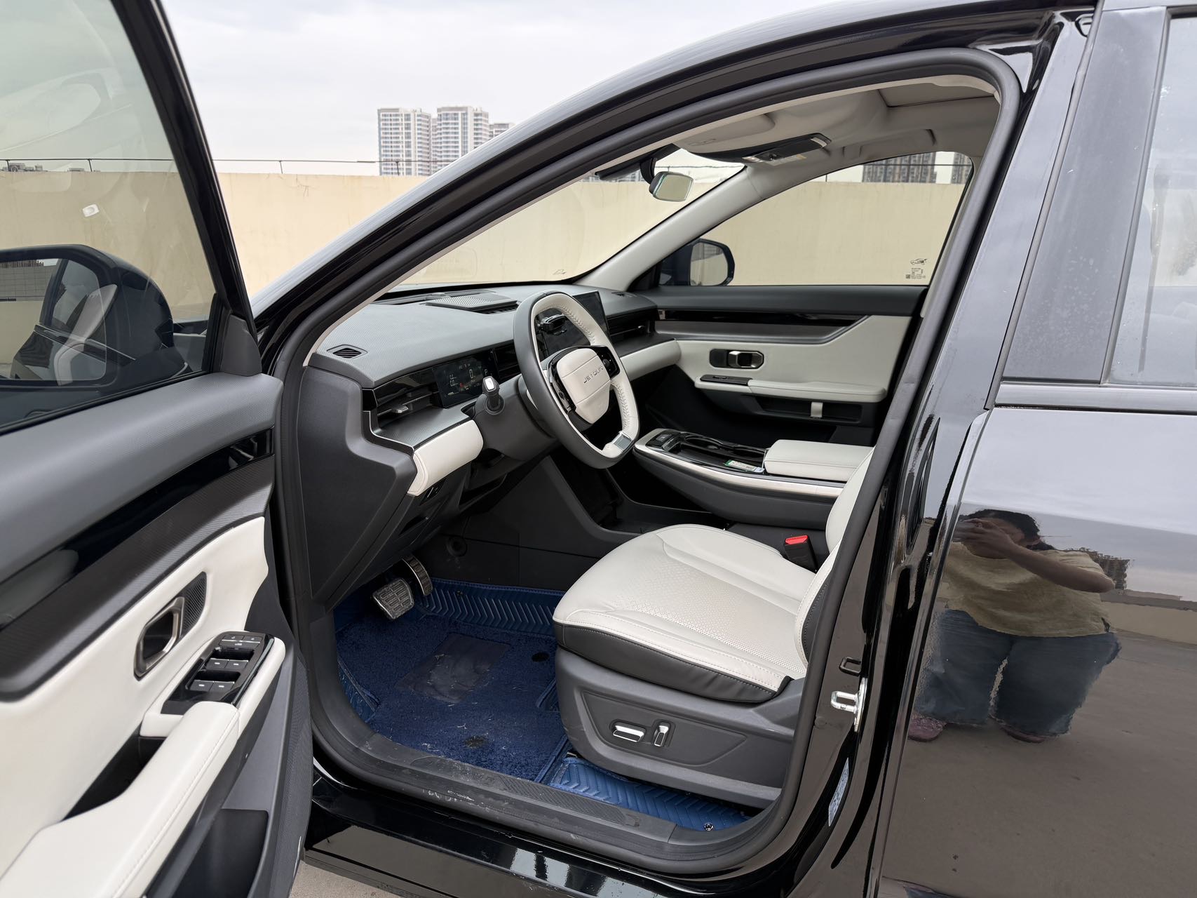 JETOUR 2022 Dasheng i-DM 1.5T Lightning 01