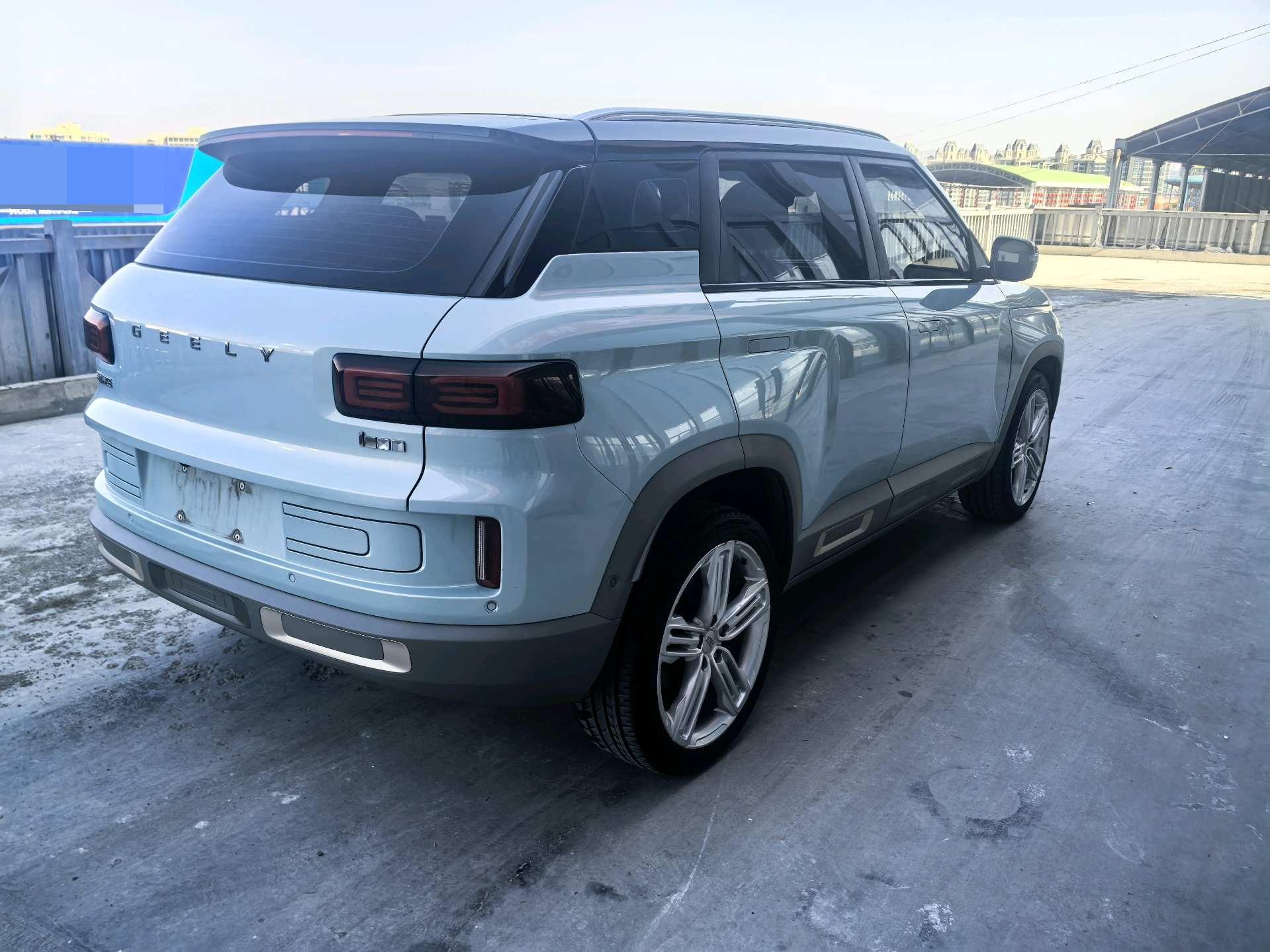 吉利 2022款 icon 1.5TD 青鸢限量款