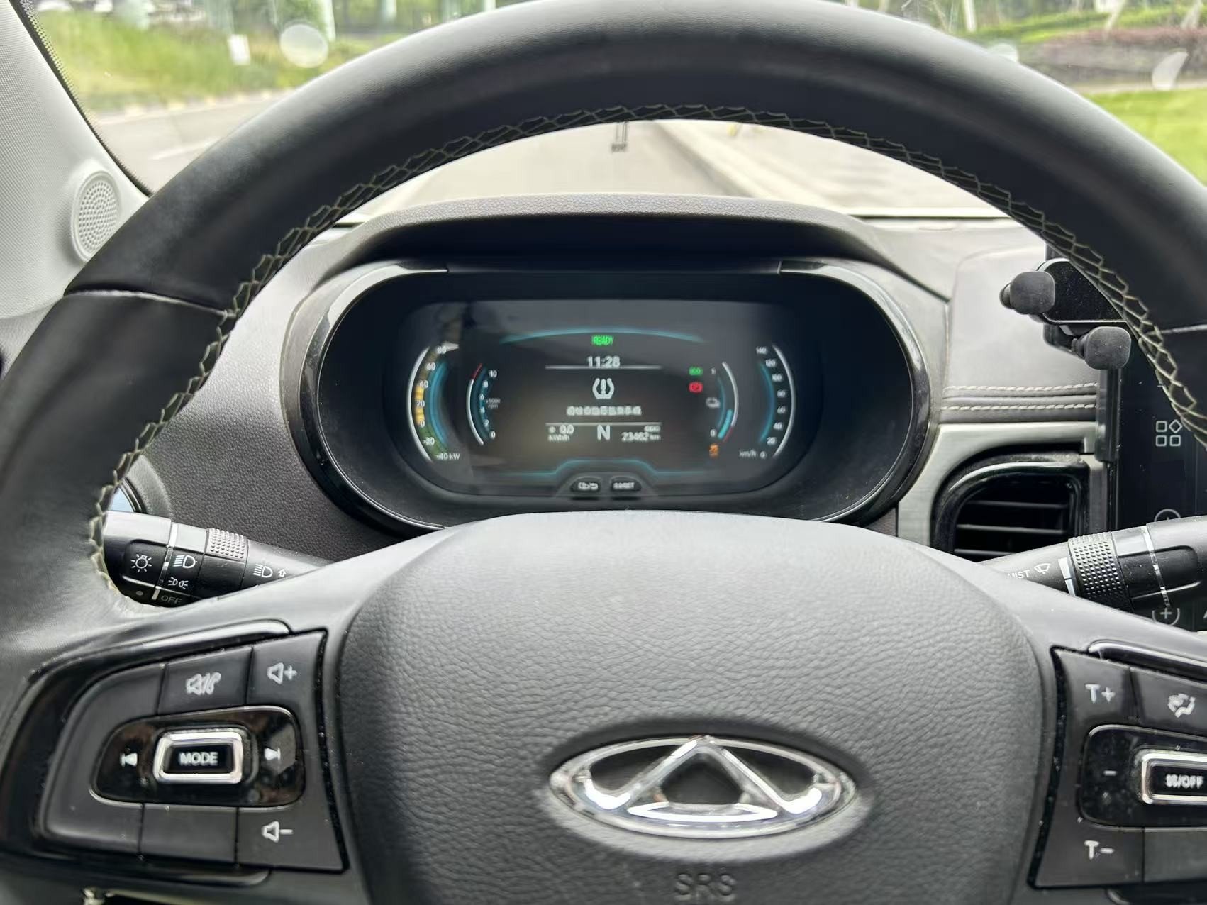 奇瑞 2024款 eQ1(小蚂蚁) 青春版 251km 热爱版 23.99kWh(改款)