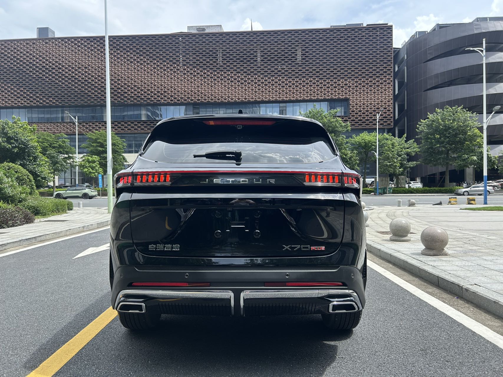 JETOUR 2025 X70 PLUS 1.5T Luxury Surge Edition 5-Seater