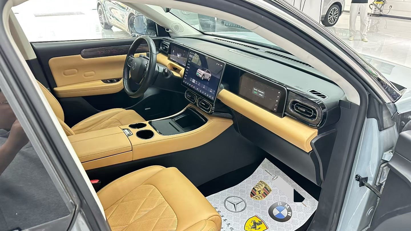 Leapmotor 2024 C11 300 Deluxe Edition