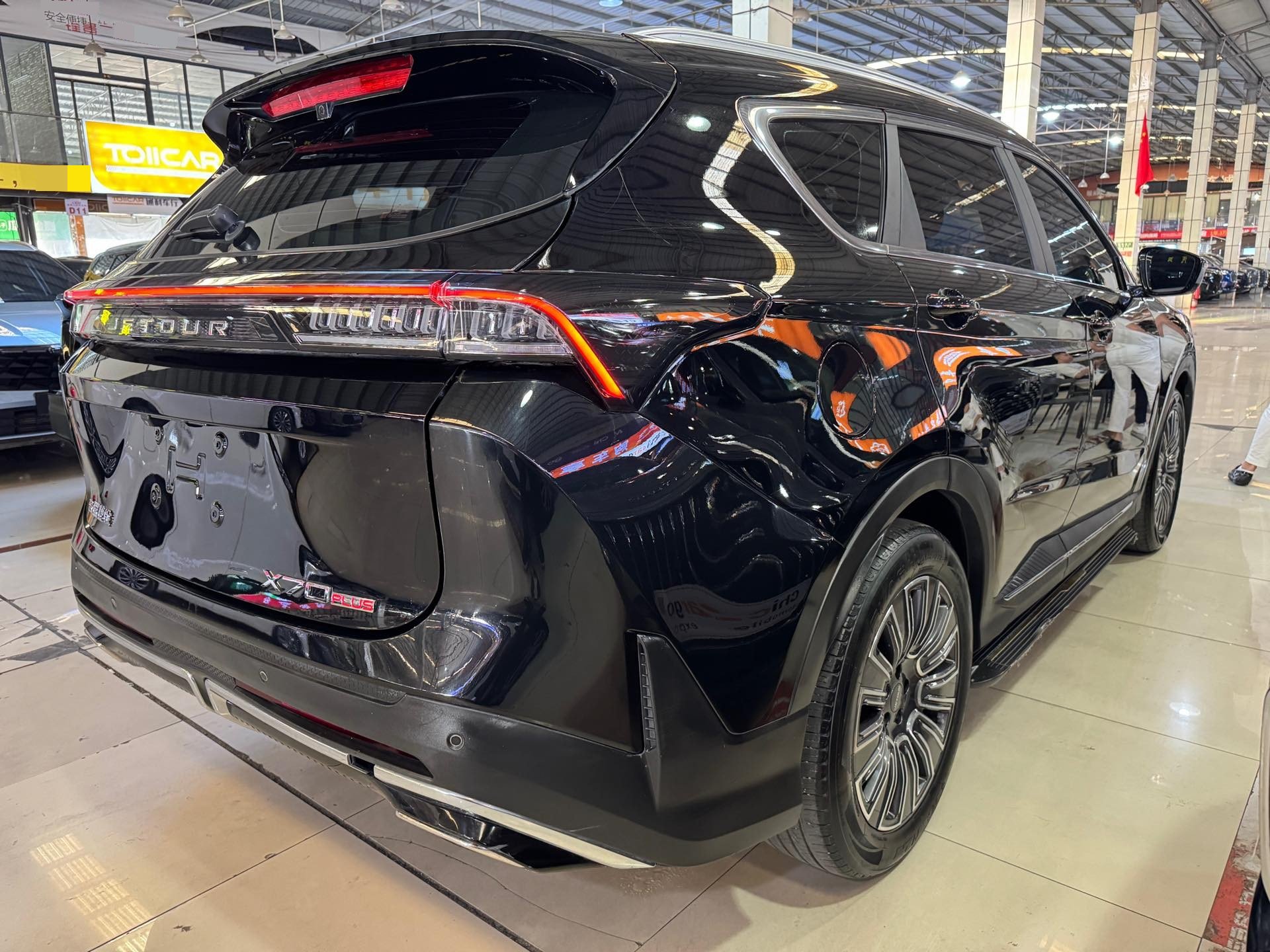 JETOUR 2025 X70 PLUS 1.5T Luxury Surge Edition 5-Seater