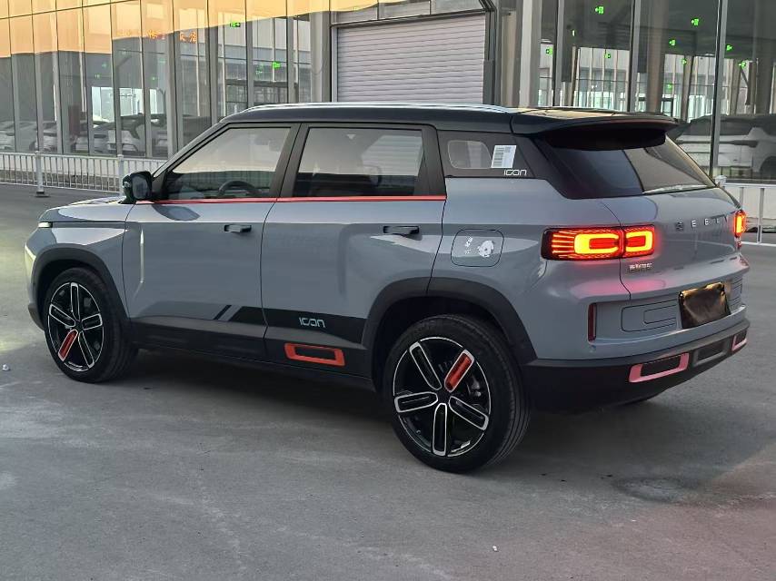 吉利 2021款 icon 48V 1.5TD 春季限定版炽爱