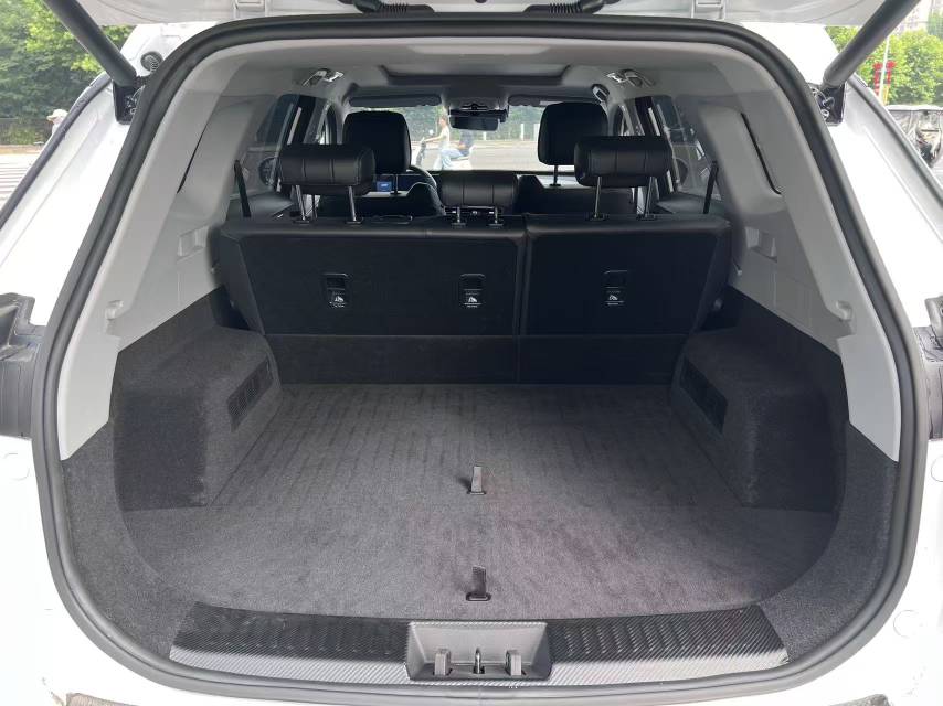 Chery 2025 Tiggo 8 PRO 1.6T 290T 2WD Luxury Edition