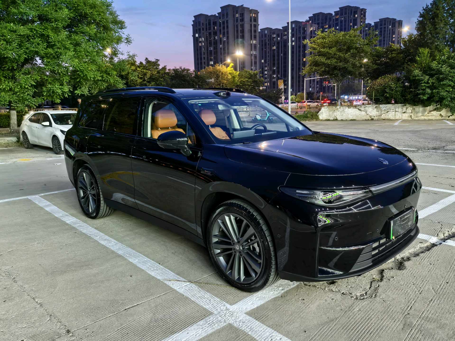 Leapmotor 2026 C16 280 LiDAR Zhizun Edition 6-Seater