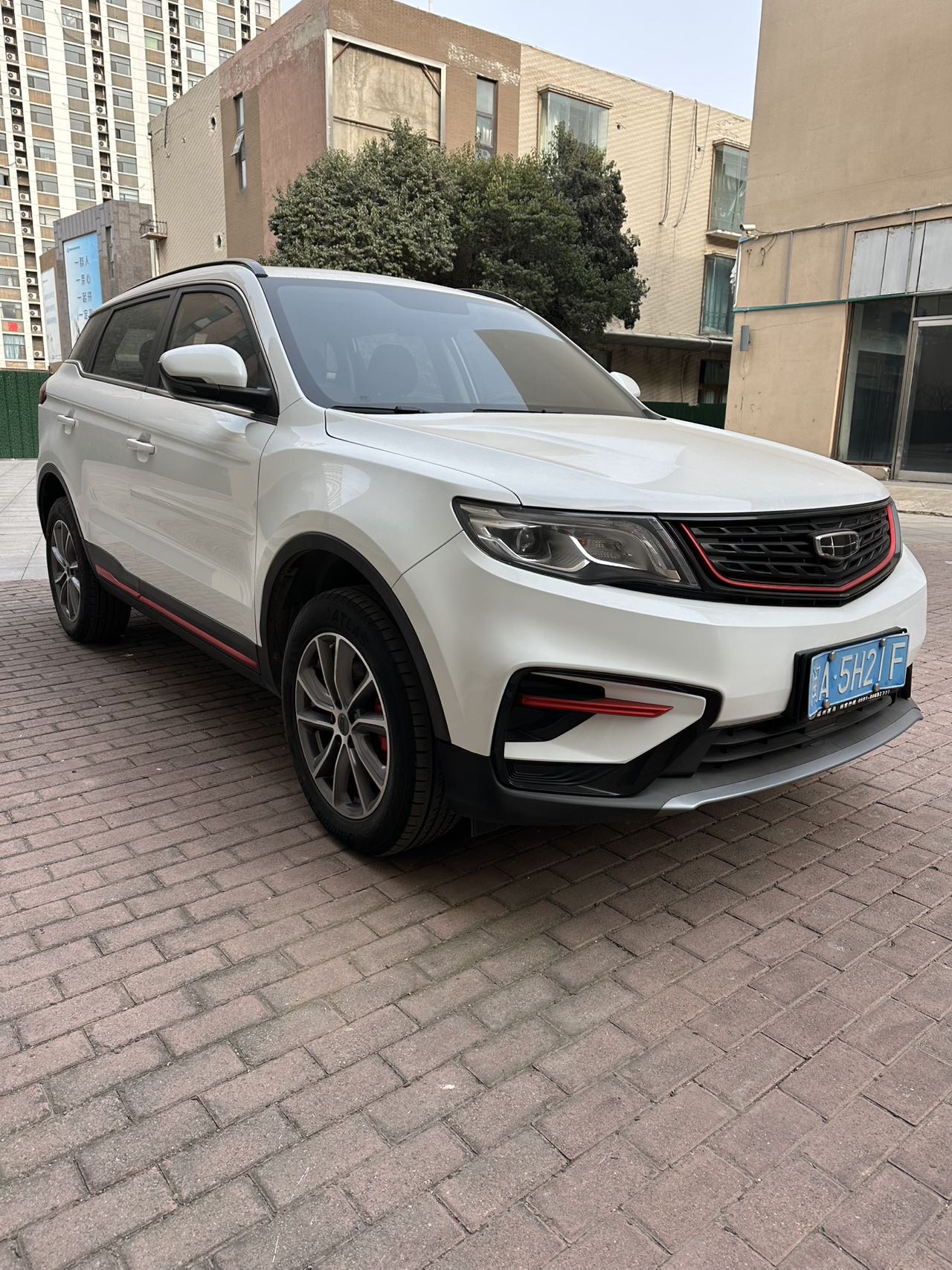 吉利 2021款 博越 1.8TD 百万款两驱豪华型