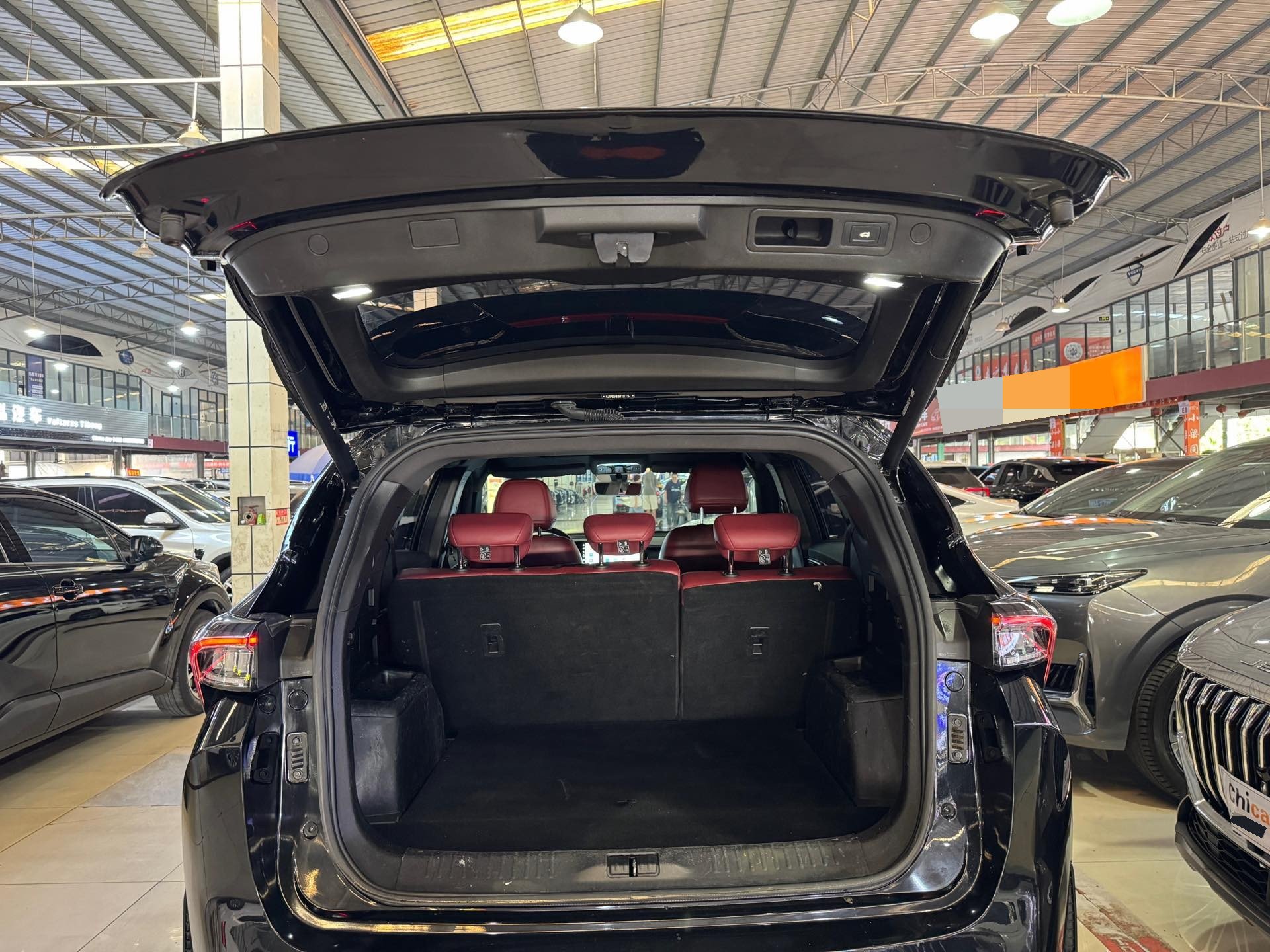 JETOUR 2025 X70 PLUS 1.5T Luxury Surge Edition 5-Seater