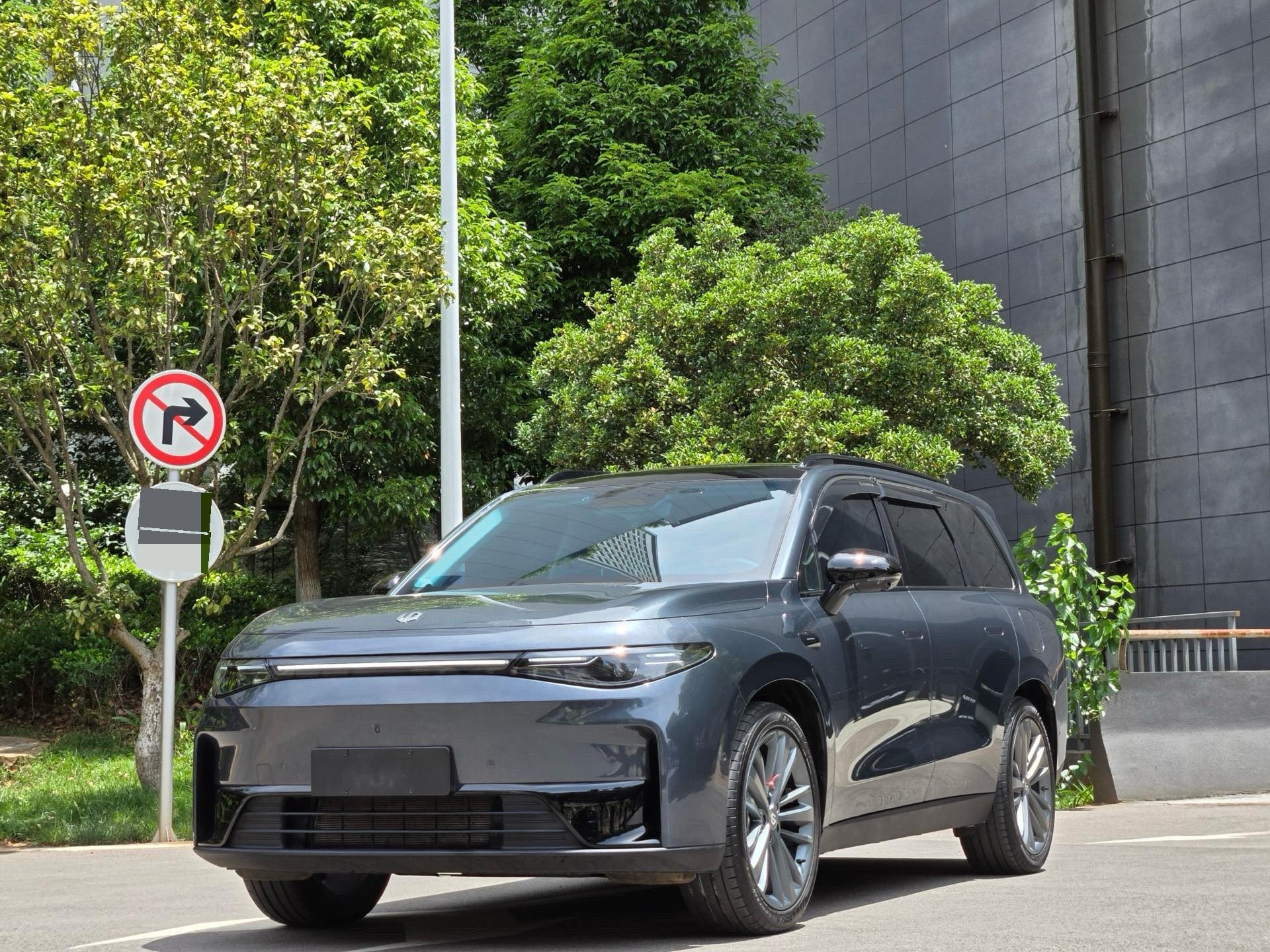 零跑 2024款 C16 200尊享版