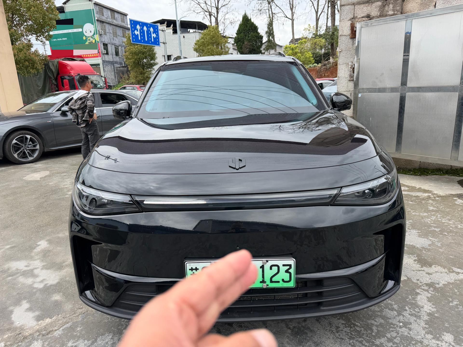零跑 2024款 C16 200尊享版