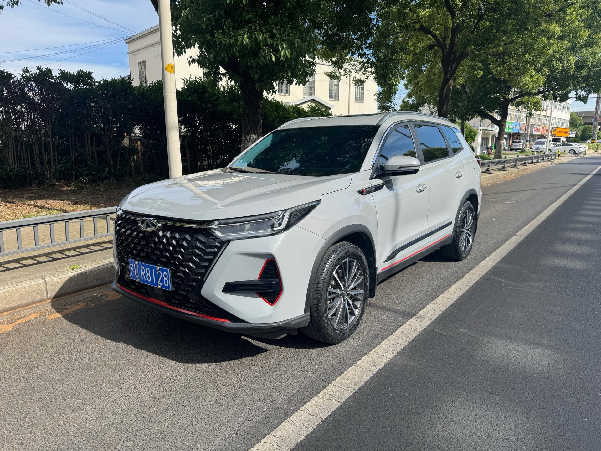 奇瑞 2022款 瑞虎8 PRO 1.6T 290T 两驱天穹版7座