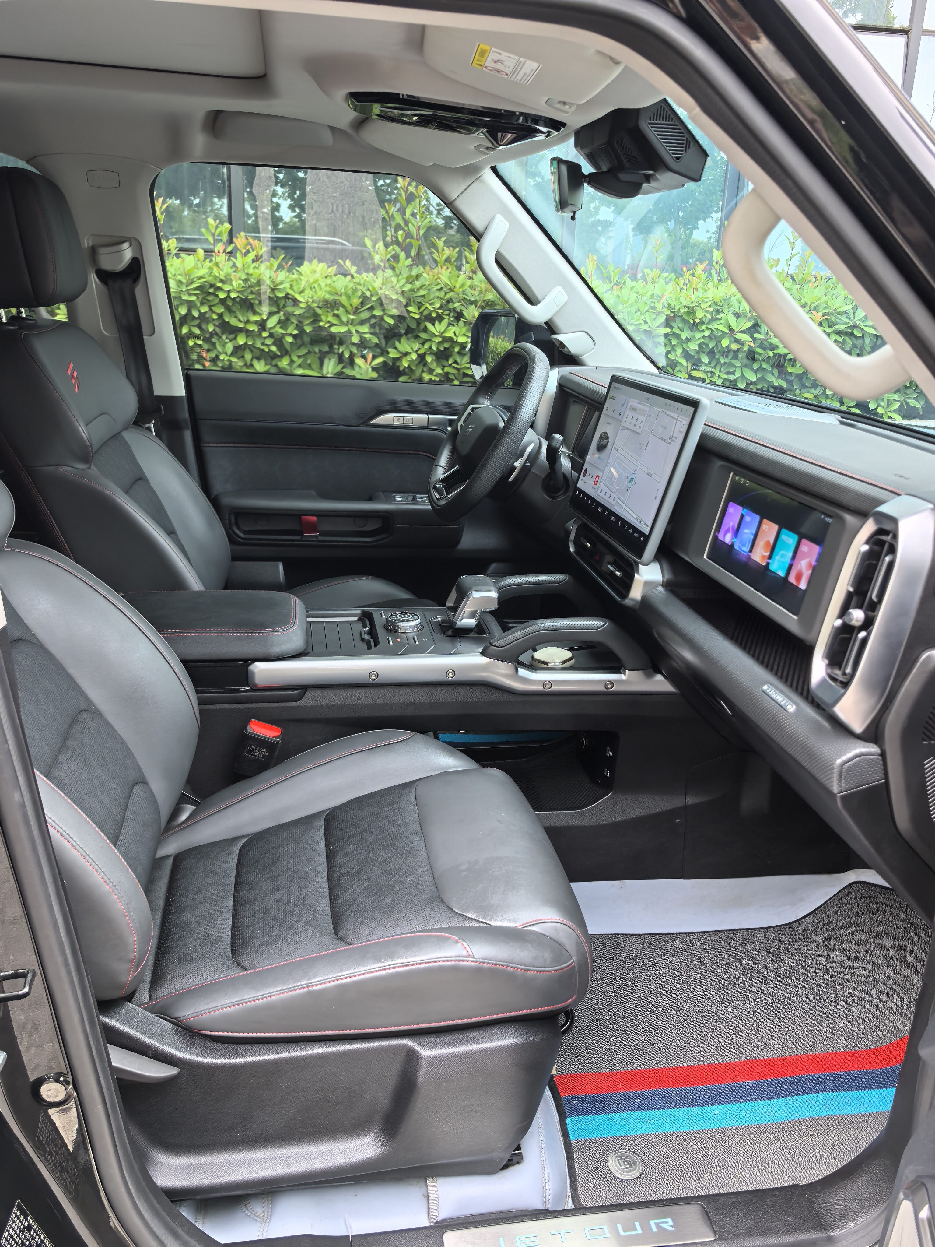 JETOUR 2024 Traveler 2.0T 4WD Cross PRO Entertainment Edition