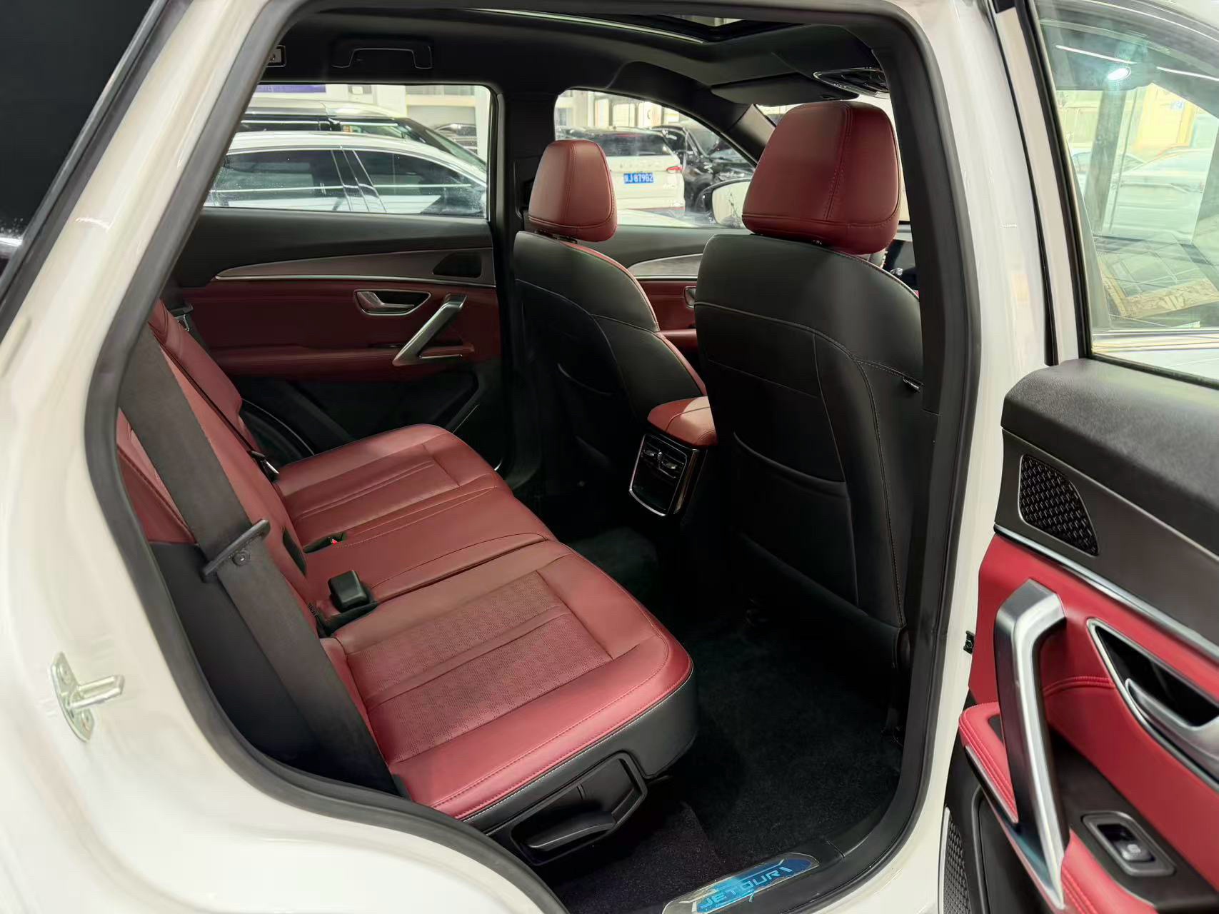 JETOUR 2025 X70 PLUS 1.5T Champion Edition MAX+ 5-Seater