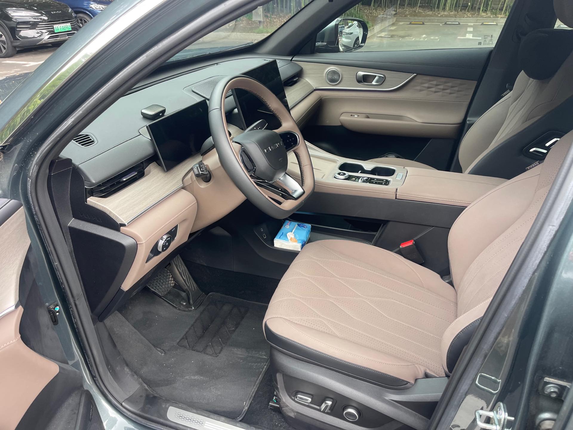 奇瑞 2025款 瑞虎8 PLUS 1.6TGDI 290TGDI 尊贵型