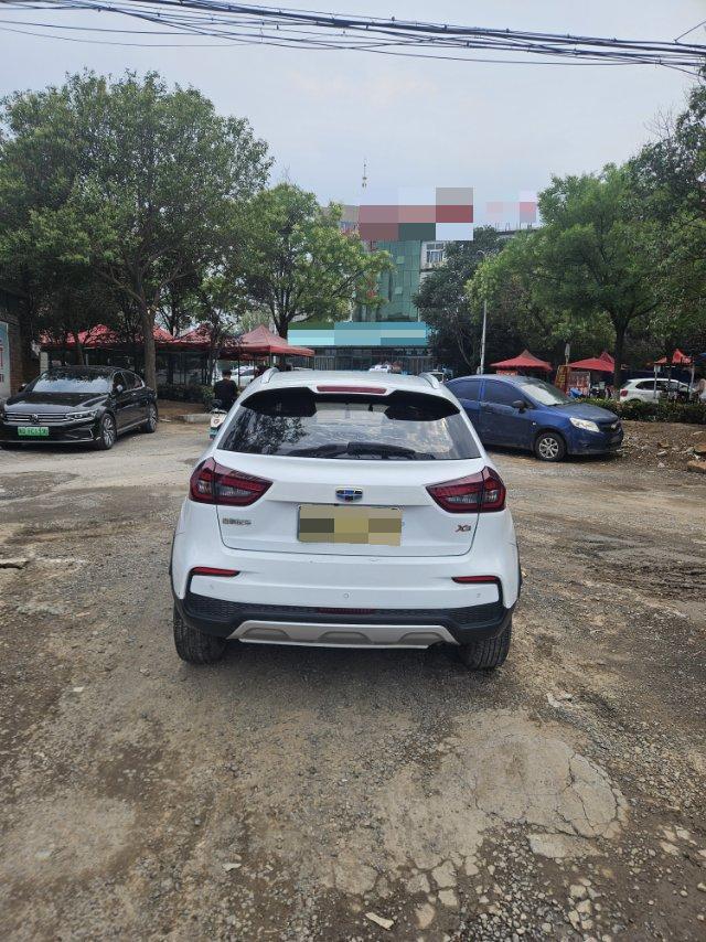 吉利 2019款 远景X3 1.5 升级版 精英型