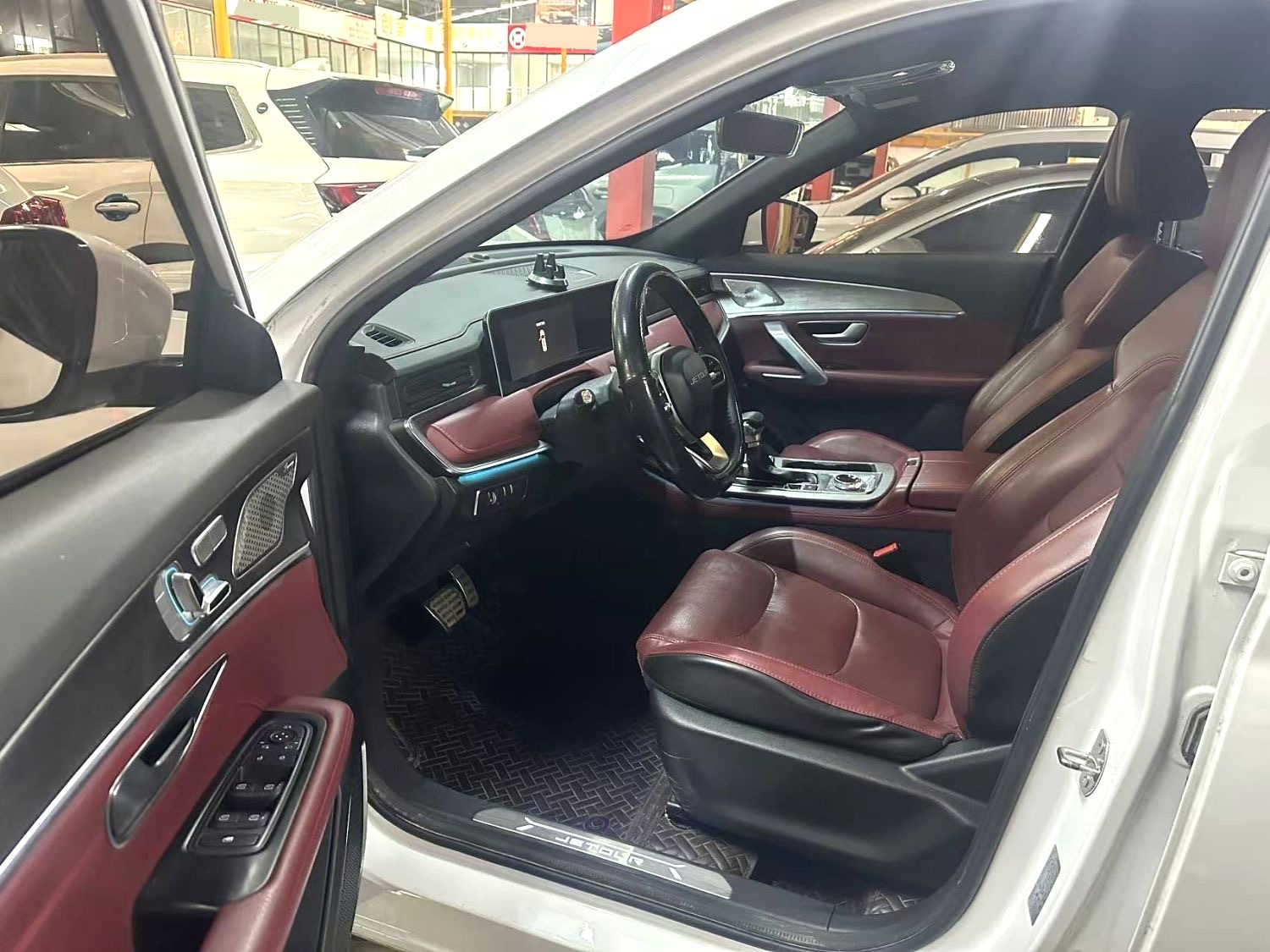 JETOUR 2021 X70 PLUS 1.6T Star 7-Seater