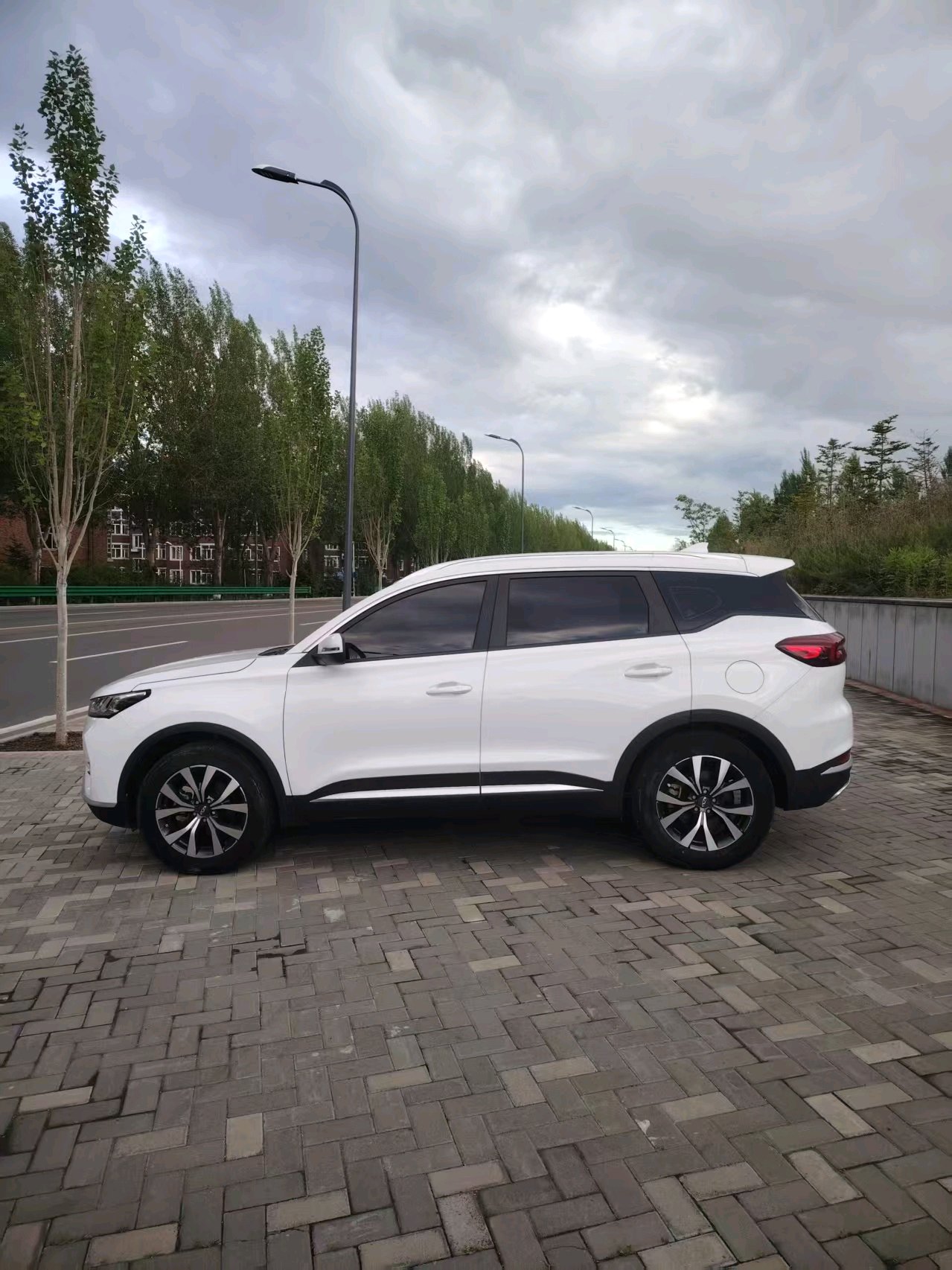 奇瑞 2020款 瑞虎7 1.5T 无级 豪华型
