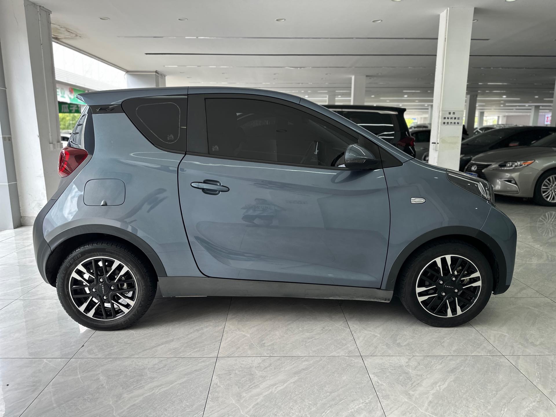 奇瑞 2022款 eQ1 甜粉款 半糖版 磷酸铁锂 30kW 301km(改款)