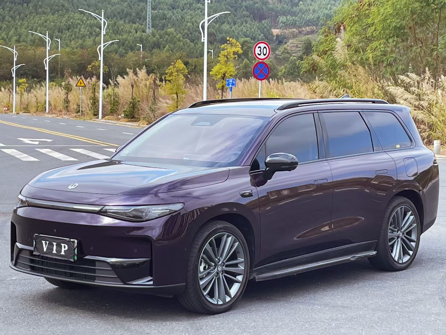 零跑 2025款 C16 580尊享版