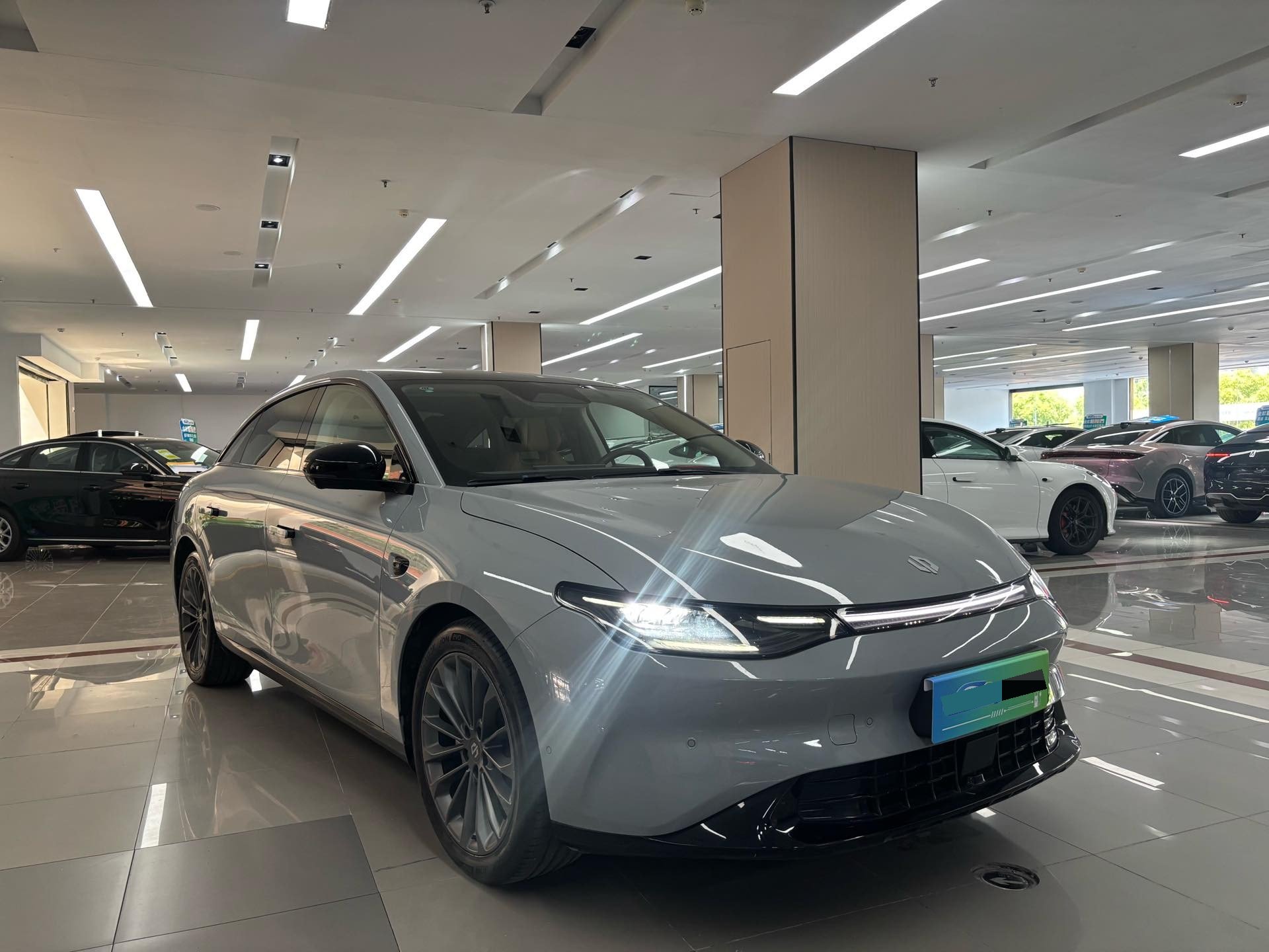 零跑 2024款 C01 525 尊享版