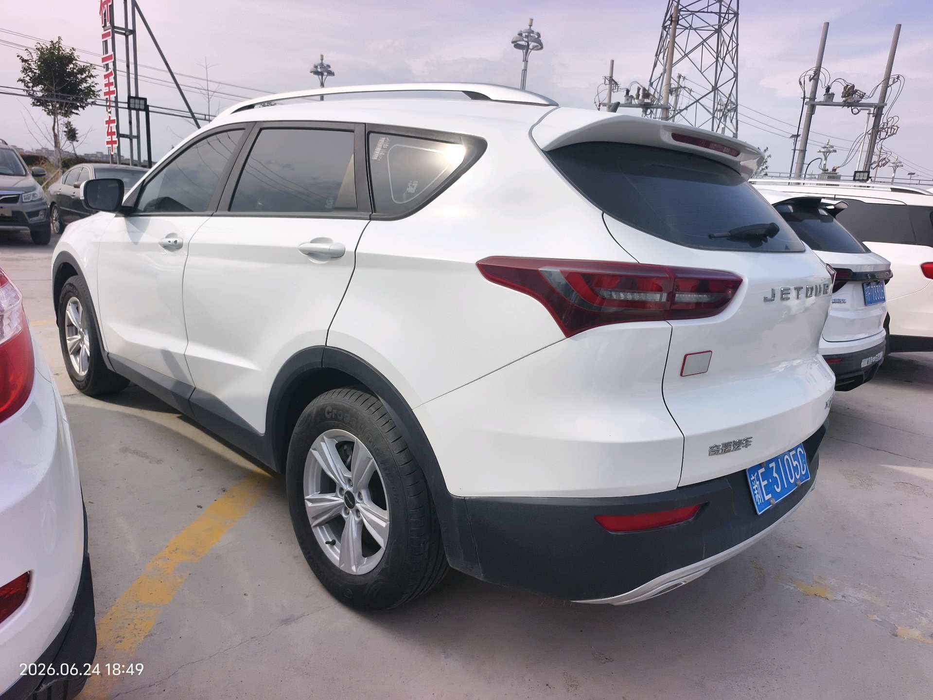 JETOUR 2021 X70M 1.5T Deluxe Partner 6-Seater