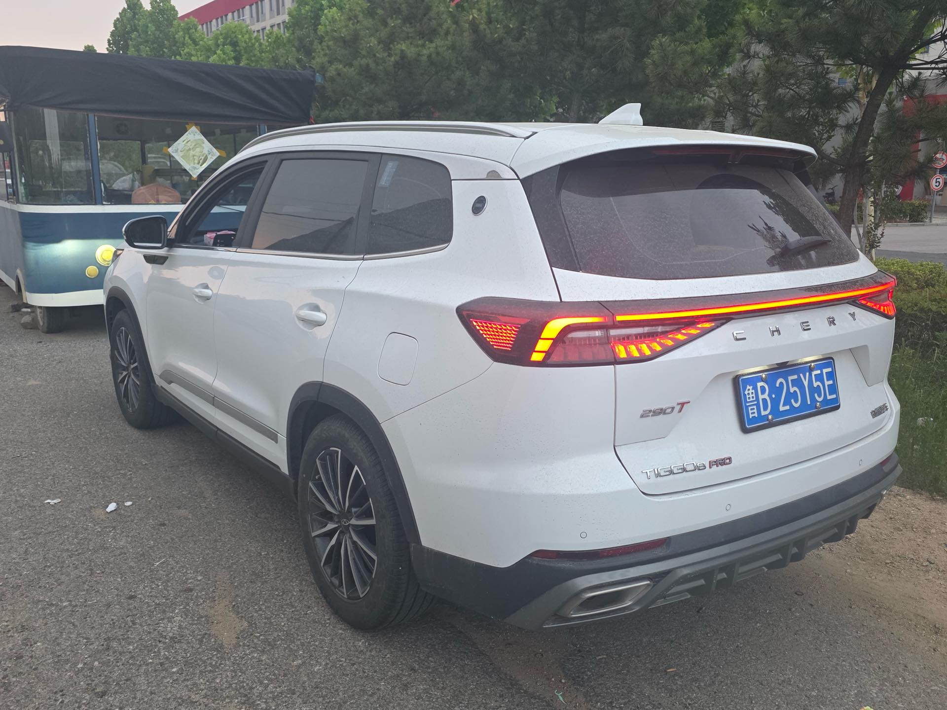 奇瑞 2024款 瑞虎8 PRO 1.6T 290T 冠军版两驱巅峰版5座