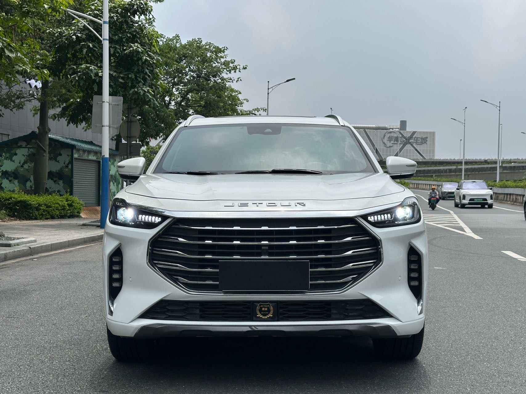 JETOUR 2021 X70 PLUS 1.6T Di 5-Seater