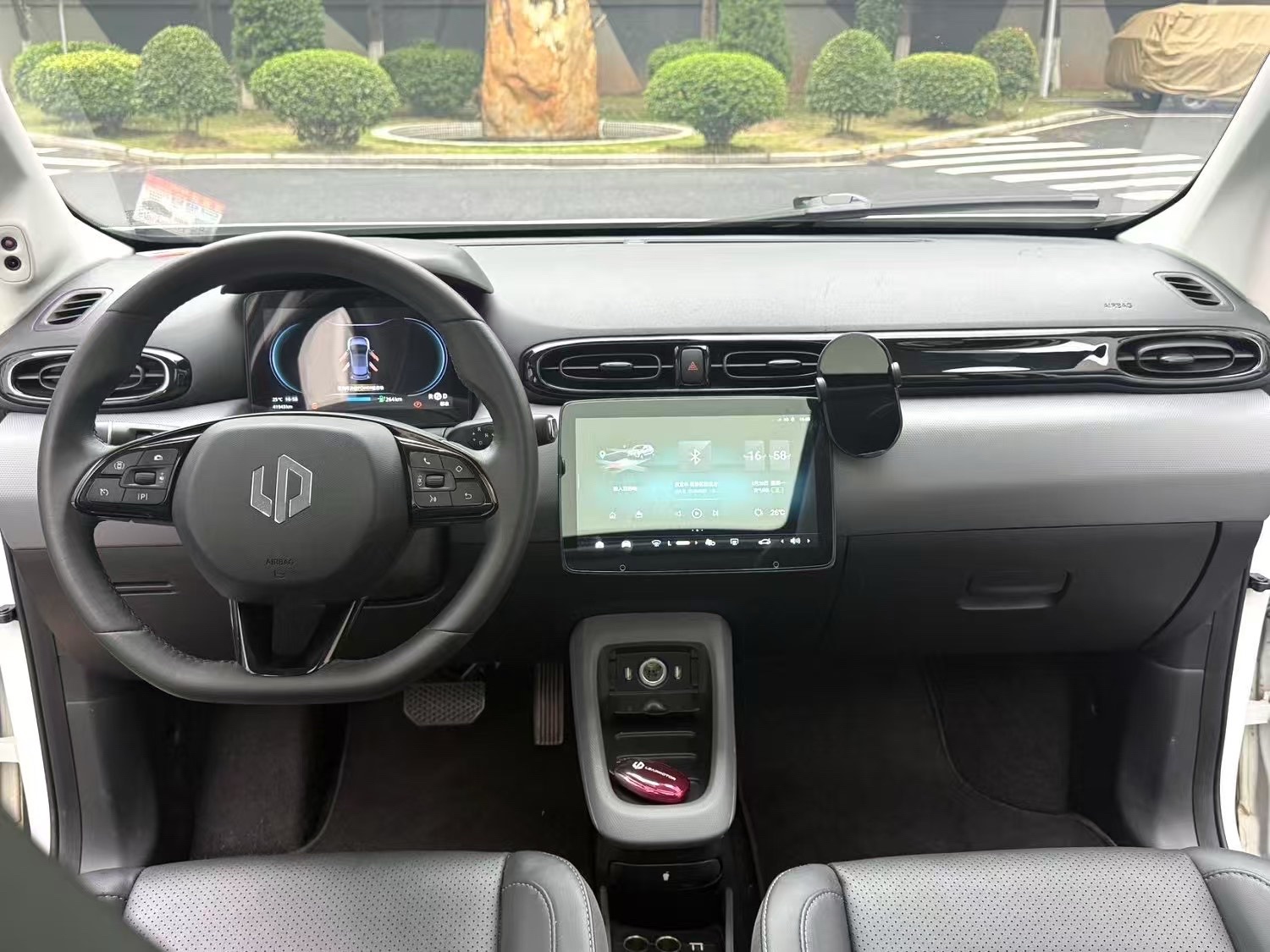 Leapmotor 2021 T03 400 Luxury Edition