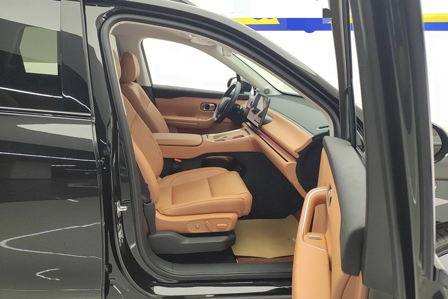 Leapmotor 2026 C16 280 LiDAR Zhizun Edition 6-Seater