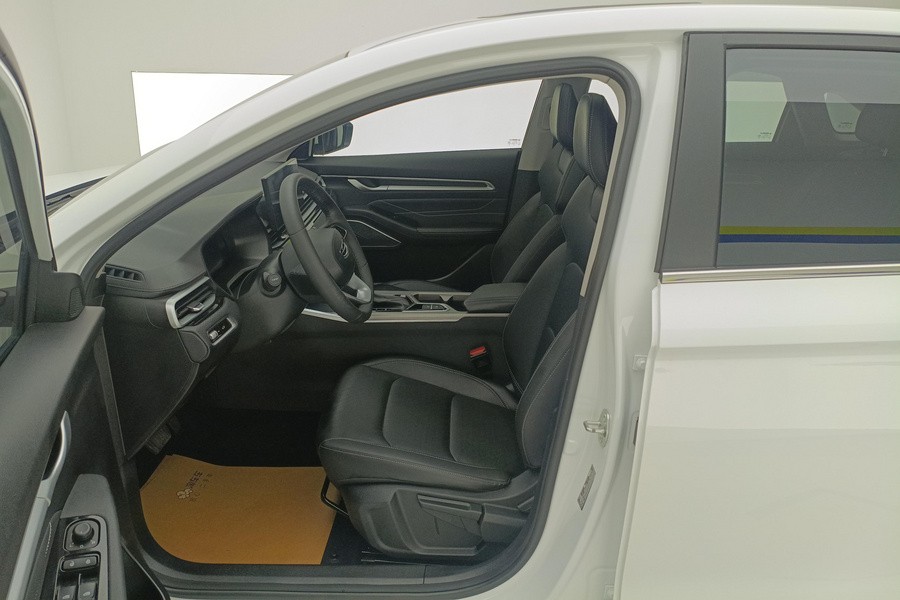 Geely 2023 Emgrand Sedan 1.5 CVT Champion Premium