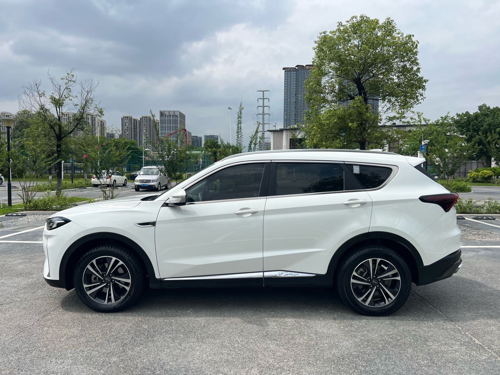JETOUR 2021 X70 PLUS 1.5T Mountain 5-Seater