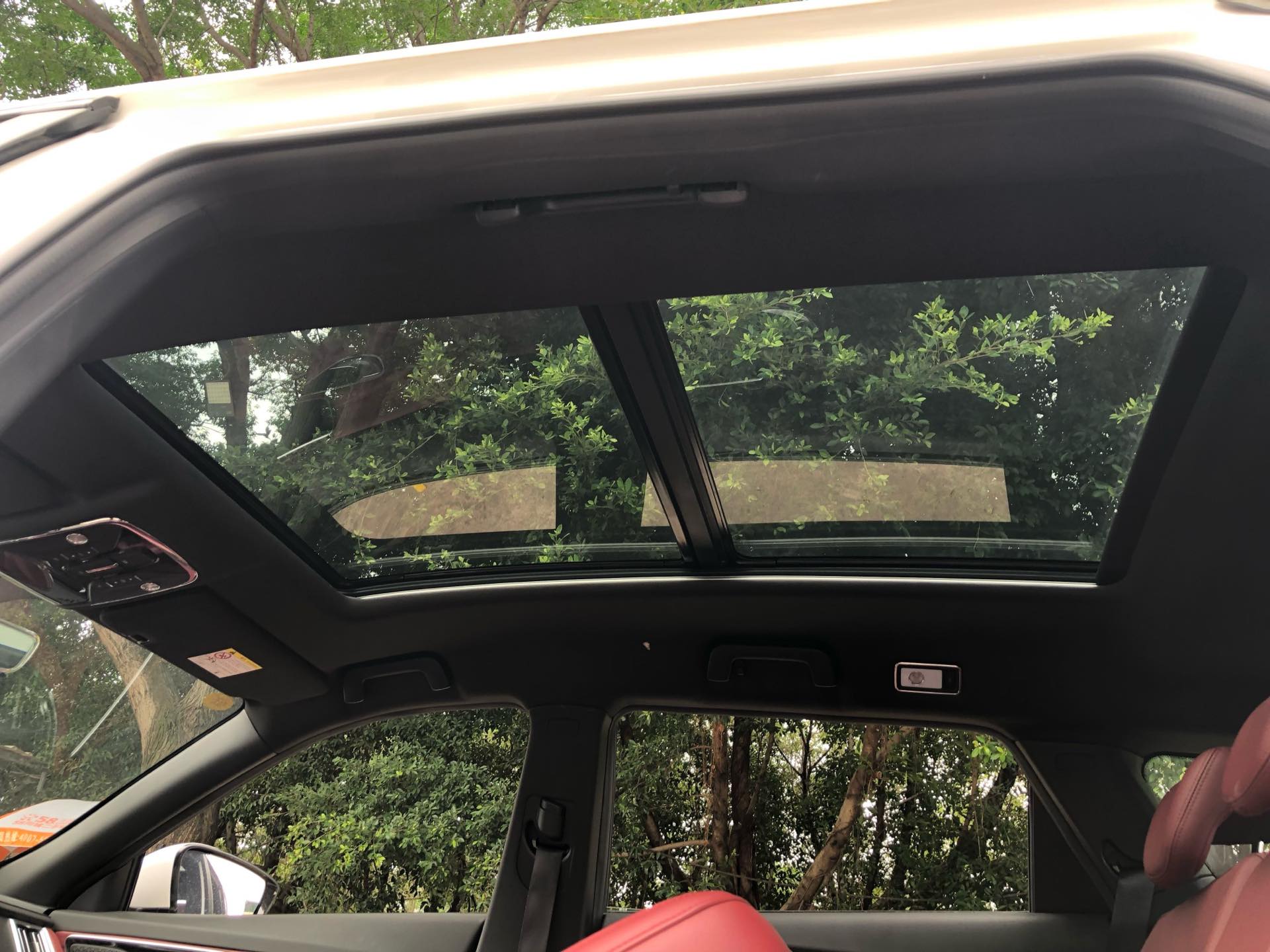 捷途 2025款 X70 PLUS 1.5T 精英版7座