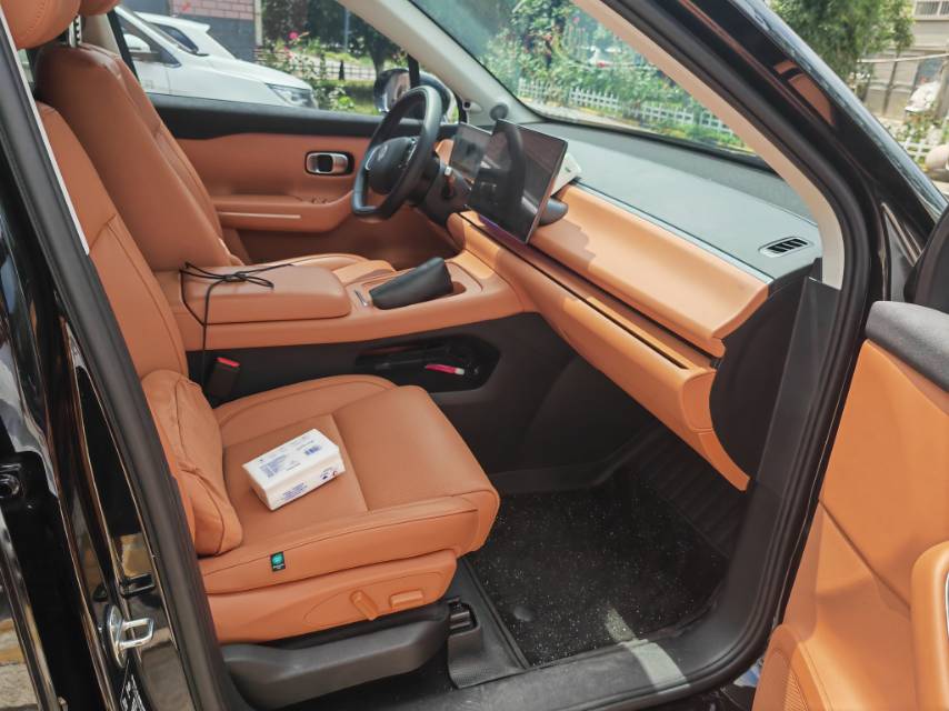 Leapmotor 2024 C16 200 Deluxe Edition