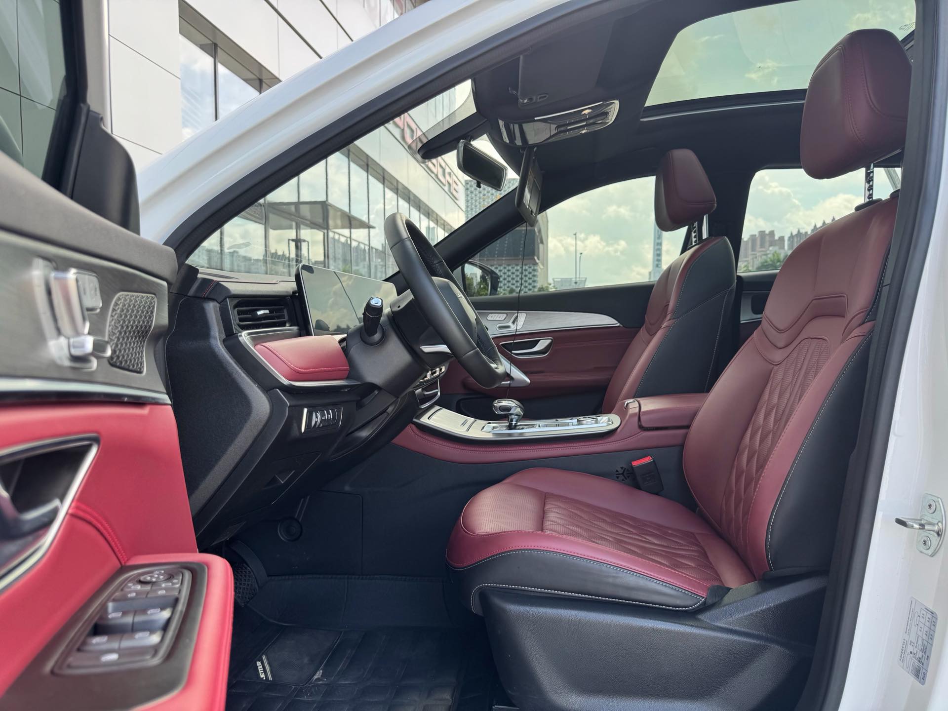 JETOUR 2025 X70 PLUS 1.5T Champion Edition MAX 5-Seater