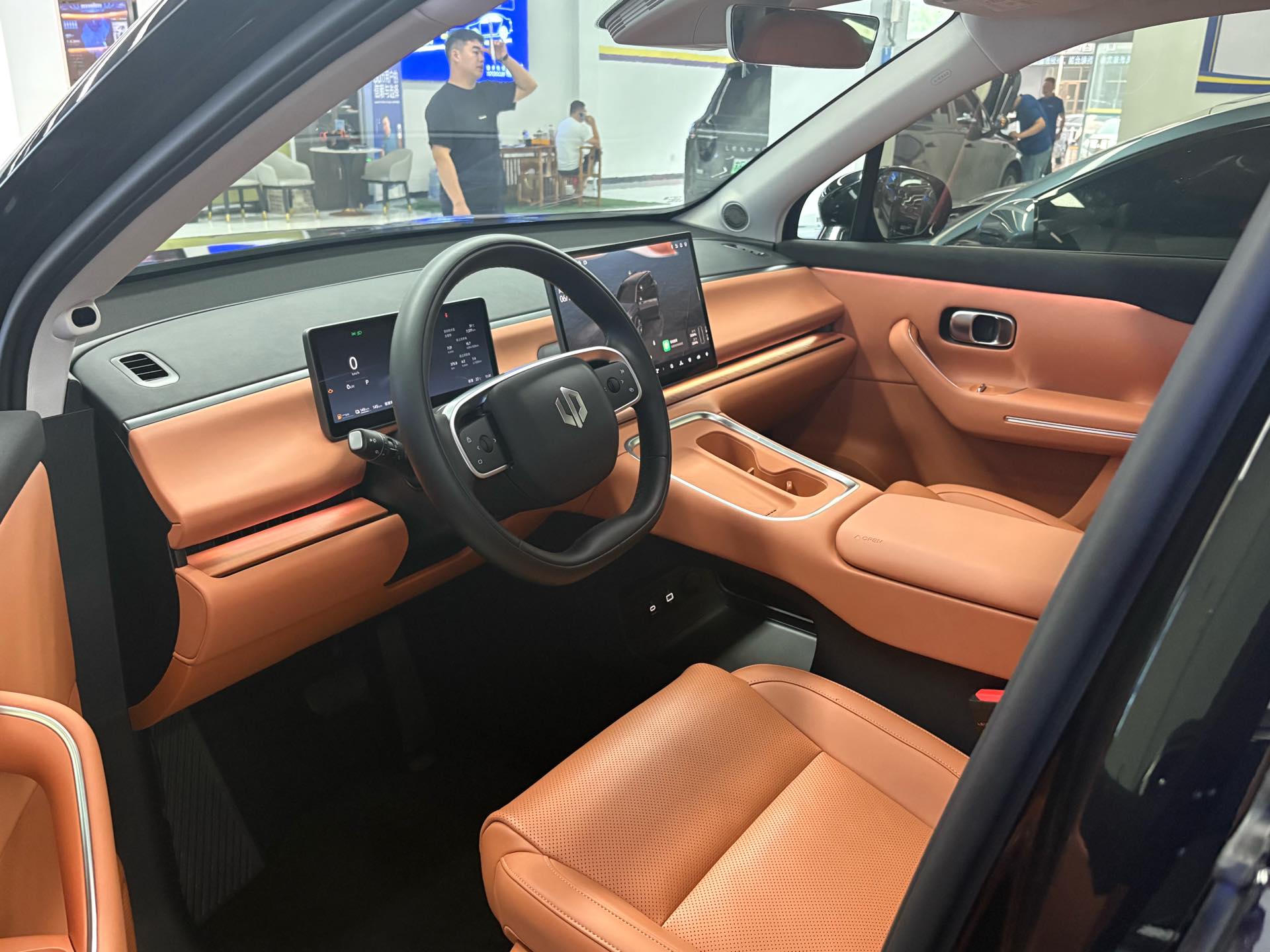 Leapmotor 2026 C16 280 LiDAR Zhizun Edition 6-Seater