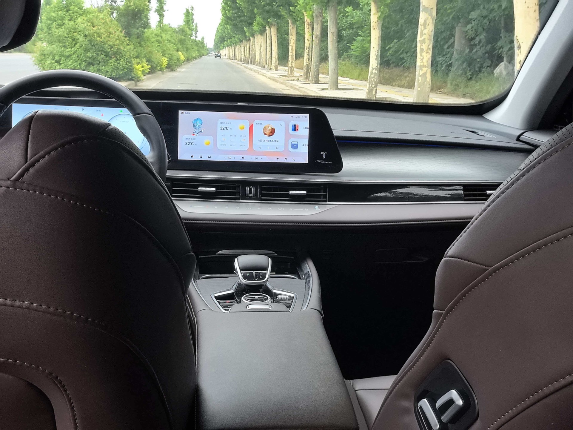 奇瑞 2022款 瑞虎8 PRO 1.6T 290T 两驱风暴版5座