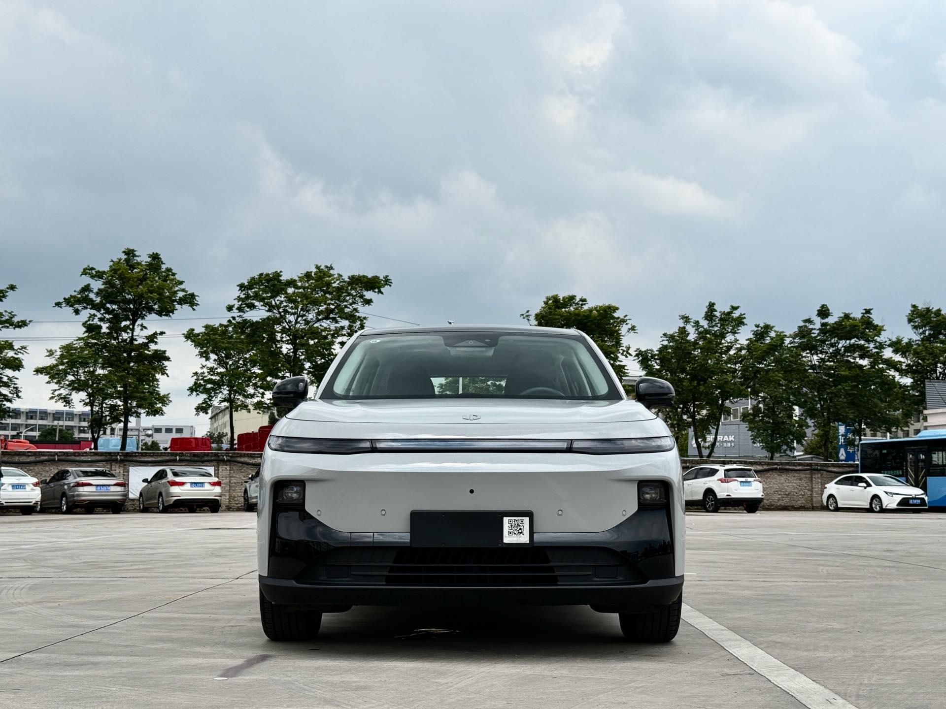 零跑 2025款 B10 510悦享智驾版