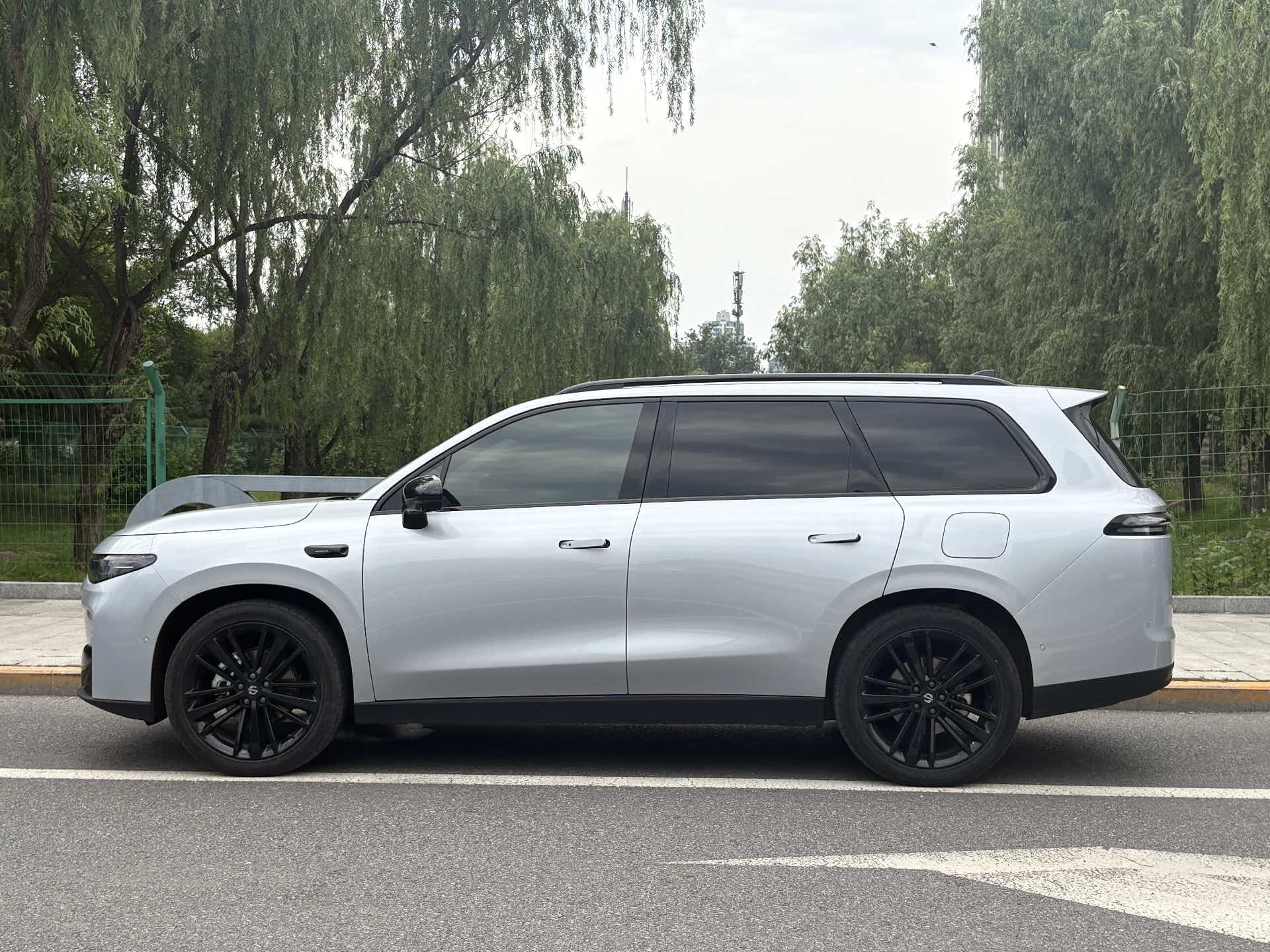 零跑 2024款 C16 520尊享版