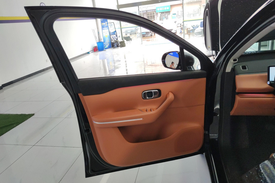 Leapmotor 2026 C16 280 LiDAR Zhizun Edition 6-Seater