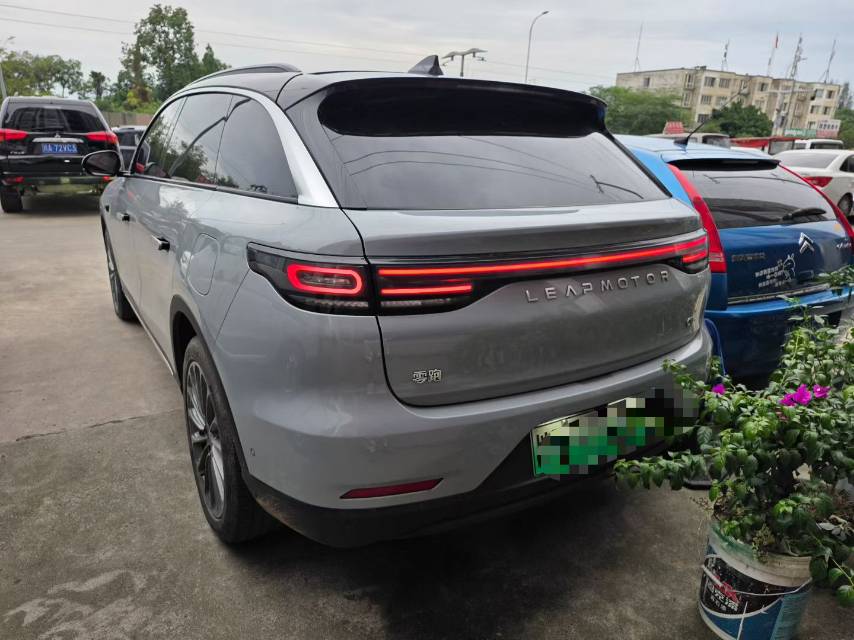 零跑 2024款 C11 300 尊享版