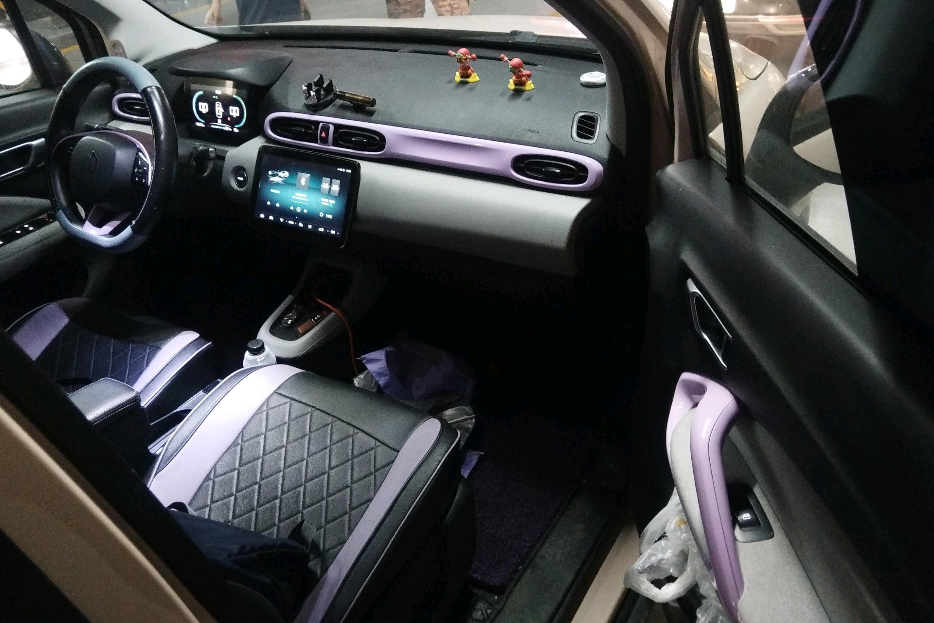 Leapmotor 2022 T03 Amber Edition
